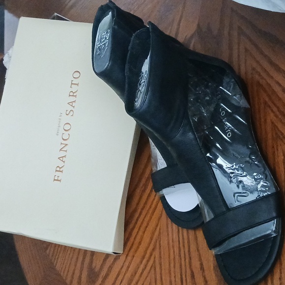 Woman's  Franco Sarto size 7 black sandles - Picture 8 of 8